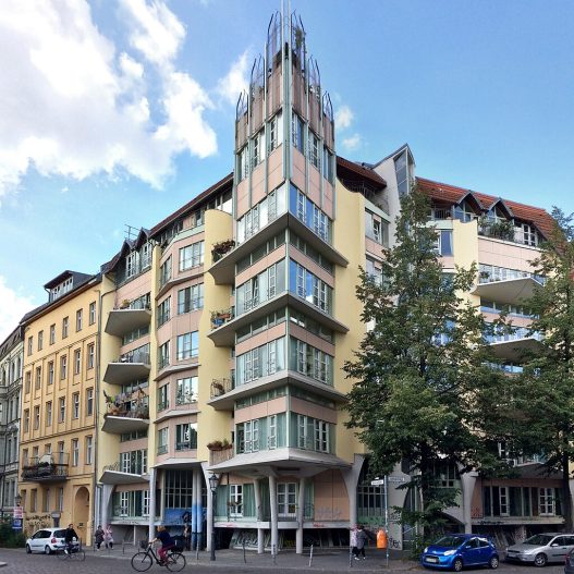 Wohnbebauung-am-Fraenkelufer-Eckhaus-zur-Admiralstr-Berlin-Kreuzberg-IBA-87-Baller-September-2016