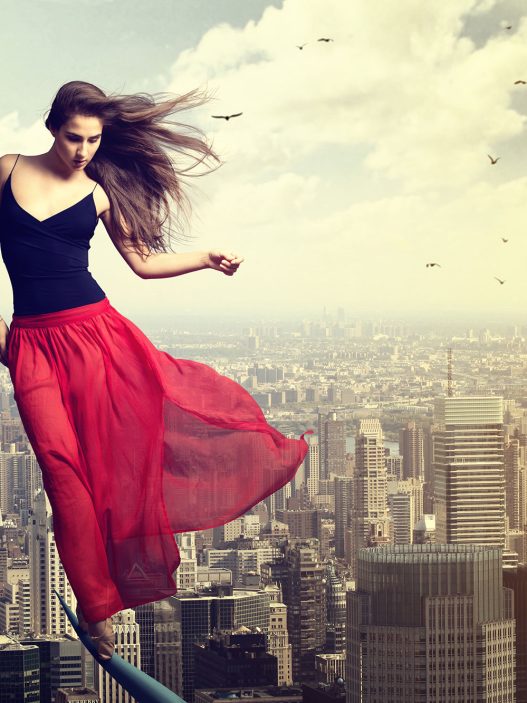 Frau und Hormone in Balance