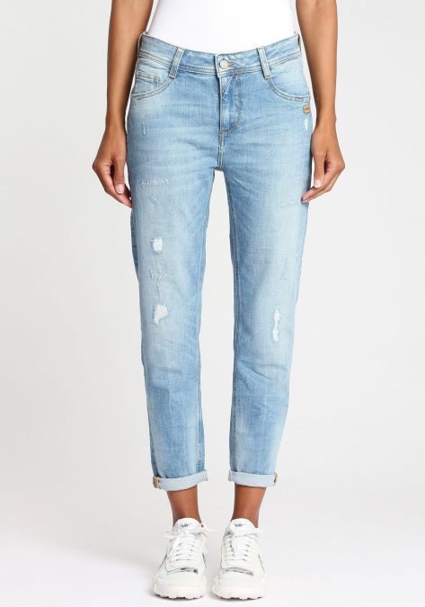 Passende Jeans für Frauen für Adidas Samba